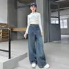 Jeans de Primavera e Outono para Meninas 2025 Nova Moda Menina Estilo Coreano Crianças Médias e Grandes Moda Calças de Perna Larga com Babador Frontal Tendência