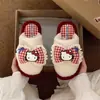 Nuevas Pantuflas de Algodón Cálido para Interiores para Mujer Otoño Invierno Cubre Cabeza Casual Lindas Originales Hello Kitty Antideslizantes Zapatos Postparto