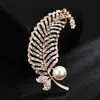 Moda Nuevo Broche de Mariposa Hoja de Ginkgo Perla Conejo Blanco de Gama Alta Notas Rosa Pin para Ropa Corsage para Abrigo