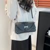 2025 primavera y verano nuevo contraste de color de textura bolso cuadrado pequeño retro moda alto valor de color bolso bandolera popular para ir al trabajo bolso de mujer