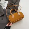 Bolso Bandolera Otoño Invierno Retro Hombro Único Terciopelo Gamuza 2026 Nuevo Pequeño Nicho Moda Bolso de Mano Sensación Simple para Viajes Diarios de Mujer