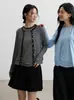 Cárdigan de cachemira para mujer, una prenda de alta gama para otoño/invierno, perfecto como capa base o exterior, con un tejido elástico y amigable con la piel y un diseño de punto abotonado