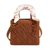 Bolsa de Mão Feminina Novo Estilo, Bolsa de Ombro Design de Nicho Acolchoado Moda Pu, Bolsa Quadrada Pequena Transversal Versátil Exquisita