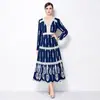 Vestido Longo de Férias Estilo Étnico Novo Primavera Feminino Decote V Manga Longa Patchwork de Renda Floral Azul e Branco Cintura Marcada Saia Evasê