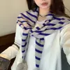 Bufanda Triángulo Rayada con Pompón de Moda Coreana Versátil Casual para Mujer, Bufanda Chal de Protección para el Cuello Versátil Casual de Otoño e Invierno, Moderna