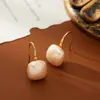 Estilo Francés Sencillo Rosa Claro Cubo de Azúcar Ganchos para Orejas Lujo Ligero Temperamento Pendientes de Gama Alta Venta al por Mayor