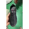Sapatos de Mãe de Cor Sólida Costurados Transfronteiriços Europeus e Americanos com Solas de Borracha Macia, Sapatos Populares de Superfície Macia para o Comércio Exterior para Idosos, Atacado Tamanhos Grandes