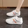 DY311 Tenis Planos Blancos para Mujer, Parte Superior de Piel, Nuevos Zapatos Deportivos Casuales Versátiles Primavera/Otoño para Mujer