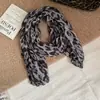 Bufanda Estilo Chica Picante Estampado de Leopardo para Mujer Otoño Invierno Tacto de Alta Gama Bufanda Larga de Seda Estilo Deseo Puro Bufanda para Cuello Chal Venta al por Mayor