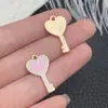 30 novos pingentes de coração de menina rosa com gota de óleo para o Dia dos Namorados, amor, rosa, acessórios para pulseira e colar DIY