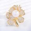 Moda diseño de alta gama broche de flor lleno de cuentas de circonio pines exquisitos atmósfera elegante corsage para ropa venta al por mayor