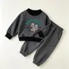 Conjunto de Moletom com Capuz e Calça Jogger Infantil Unissex Estilo Novo Primavera e Outono Desenho Animado Esquilo Cachorrinho Conjunto de Duas Peças Irmão e Irmã Roupa Infantil Casual