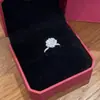 Anillo Redondo de Diamante con Lazo de Moda Super Hada para Mujer, Anillo de Dedo Índice de Lujo Ligero de Nicho de Gama Alta, Anillo Simple Versátil Personalizado
