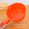 Loja Dois Reais de Yiwu Concha de Água Plástica Espessa com Cabo Longo para Cozinha 12cm Concha de Água Vermelha