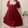 Comercio exterior Sudeste Asiático vestido de color sólido con cuello cuadrado de manga corta YY0008