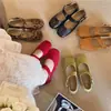 Zapatos Mary Jane para mujer de punta cuadrada, colección otoño 2026, planos versátiles de una sola tira y punta poco profunda, de moda para combinar con faldas