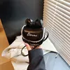 Popular Bolso de Lazo para Mujer 2025 Estilo Nuevo Simple y Moderno Bolso Cuadrado Pequeño para Niñas Lindo Bolso Cruzado Pequeño de Lunares