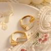 Gargantilla europea y americana diseño de concha marina blanca anillo abierto ajustable anillo acero de titanio para hombres y mujeres venta caliente transfronteriza A334