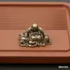 Ornamento Estátua de Buda Estilo Antigo em Latão Puro para Casa Sala de Estar Escrivaninha Estudo Decoração Pequena Oferenda Presentes de Buda Atacado