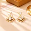 Pendientes de botón florales de perlas estilo pintura al óleo vintage con un toque de alta gama, modernos, frescos, dulces, sencillos y retro.