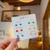 Pendientes para Estudiantes Mujeres, Pendientes Sencillos Estilo Coreano Macaron Mariposa, Pendientes Frescos y Dulces Margarita Pequeña, Set de Una Semana