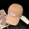 Gorra de Béisbol Bordada con Letras Rojas para Mujer, Ala Ancha, Estilo de Gama Alta, Versión Coreana, Adecuada para Circunferencia de Cabeza Grande, Uso Diario