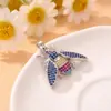 Colgante transfronterizo personalizado de abeja e insectos coloridos, accesorios de joyería DIY, versátiles y únicos, accesorios de cobre de nicho incrustados con circonita