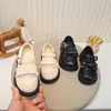 Sapatos de couro para meninas 2026 novo modelo com laço, sapatos pretos para estudantes, sapatos infantis, sapatos estilo princesa britânica