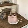 Bolso de Mano de Moda de Gama Alta Tipo Cubo para Mujer 2026 Primavera Nuevo de Moda Versátil para Viajar al Trabajo Bolso de Hombro Cruzado