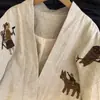 Elegante Chaqueta Bordada de Cuello en V para Mujer, Nuevo Estilo Otoño 2025, Talla Grande Ajuste Holgado Chaqueta Corta Top