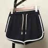 Shorts da Moda com Quatro Listras Masculino de Verão Finos Calças de Cinco Quartos Estilo Hong Kong Largas Casuais Calças de Praia