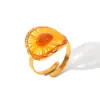 Anillo Europeo y Americano Transfronterizo de Acero Inoxidable y Oro de 18K Flor de Cuatro Hojas Flor Eterna Anillo de Acero de Titanio Anillo de Flor de Margarita Pequeña para Mujeres
