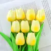 Tulipas de PU feitas sob medida com toque realista, ideais para decoração de casa, adereços de fotografia de casamento e como flores artificiais para vendas transfronteiriças
