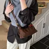 Bolso Tote de Gamuza de Gran Capacidad Transfronterizo para Mujer 2026 Nuevo Otoño e Invierno Moderno de Hombro Cruzado Retro Debajo del Brazo Moda