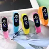 Pulsera Impermeable LED Digital Blanca con Círculo Azul Spot Moda Casual Trendy Táctil para Hombres y Mujeres