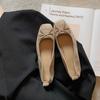 Novos Sapatos Femininos Elegantes para Outono com Bico Quadrado, Laço Delicado, Salto Bloco, Estampa de Leopardo Versátil e Ultra Macios