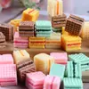 Resina simulação comida brincar quadrado sanduíche bolo capa de celular chaveiro grampo acessórios decorativos material diy atacado