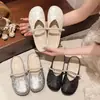 Sandalias Planas, Pantuflas Perezosas, Mocasines, Nuevo Estilo 2026, Inspiración Chanel, Punta Cerrada, Medias Pantuflas de Perlas sin Cierre para Mujer
