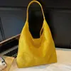 Bolso de pana suave retro para pan para mujer 2026 Nuevo popular de primavera Bolso de hombro de gran capacidad Bolso tipo cubo de moda