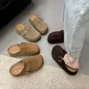 Ligeras y elegantes, nuevo modelo de primavera 2026, sandalias Birkenstock de exterior, zapatillas de punta cerrada, zapatos planos Birkenstock modernos y versátiles
