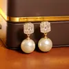 Brincos Stud Geométricos de Zircônia e Pérola da Moda com um Toque de Luxo, Brincos Versáteis Exquisitos para o Dia a Dia, Brincos Elegantes Estilo Deusa com Temperamento