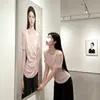 Camiseta de Manga Corta Estilo Coreano, Hombros Descubiertos, Falso Dos Piezas para Mujer, Nuevo Verano 2026, Pura Tentación, Ajustada a la Cintura, Top Básico