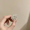 Anel de Fogo de Artifício com Contas de Pérola Design Doce Fresco de Nicho Moda Luxo Leve Sensação de Alto Padrão Anel Aberto com Aglomerado de Flores de Contas