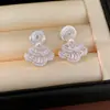 Aretes de Clip en Forma de Abanico con Perlas y Circonitas para Mujer Sin Perforaciones, Pendientes Versátiles y de Moda, Pendientes de Lujo Ligero y de Gama Alta al por Mayor