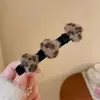 Presilha de Cabelo Trançada Coração Estampa Leopardo Vintage Presilha Bico de Pato Aveludada Acessório de Cabelo para Franja Alta Despojada Princesa para Mulheres
