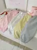 Pantalones de Jardín de InfanciaPantalones para Niñas Otoño 2026 Estilo Nuevo Pantalones Deportivos Pantalones de Chándal para Bebés Niñas Pantalones de Dibujos Animados para Niños