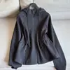 Otoño 2026 Nueva Elegante Chaqueta Corta con Capucha de Capa de Aire Ajustada para Mujer al por Mayor N5FW087