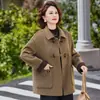 Nueva colección transfronteriza otoño/invierno: Blusas estilosas y casuales de manga corta para madres, disponibles en tallas grandes, adecuadas para mujeres de mediana edad y mayores, y perfectas como prenda exterior para primavera y otoño.