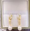 Nuevos pendientes de perlas naturales de agua dulce, moda vintage, hebilla de herradura, pendientes de aguja de plata S925, joyería en stock, venta al por mayor
