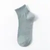 Calcetines para hombre de primavera y verano, calcetines de media pantorrilla, desodorantes, absorbentes de sudor, finos, color liso, a la moda, combinan con todo, calcetines cortos de algodón de verano, al por mayor